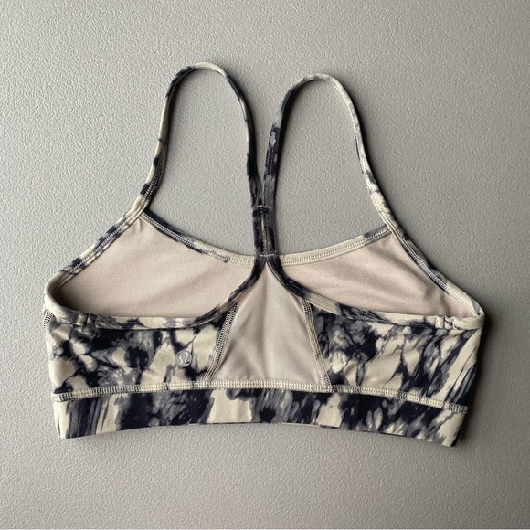 Lululemon Flow Y Nulu Bra - Picture 2 of 4